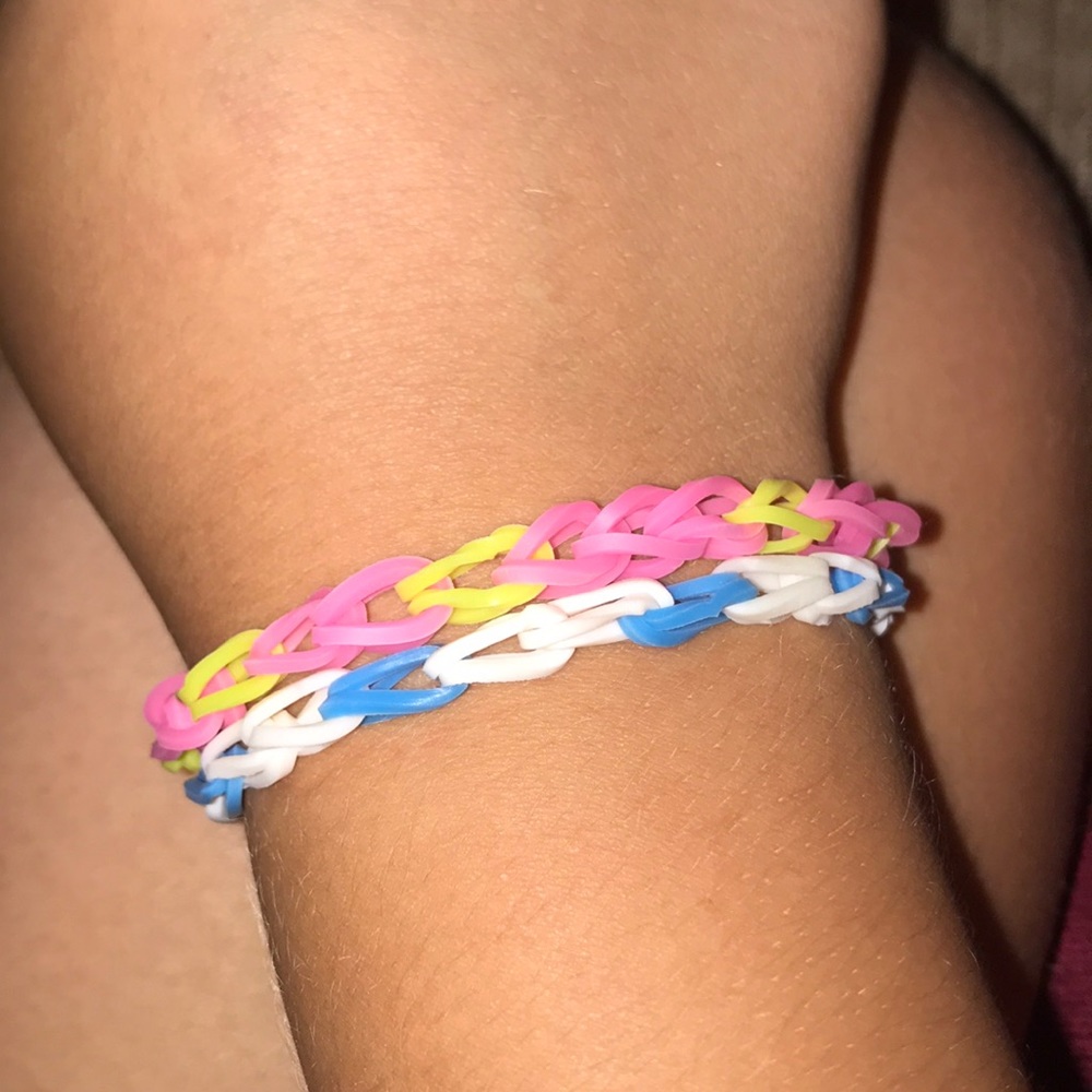 2 different color bracelets!!
